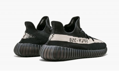 ADIDAS YEEZY
YEEZY BOOST 350 V2 Oreo